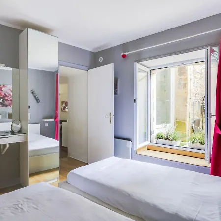 Lovely In With Courtyard & Heating *