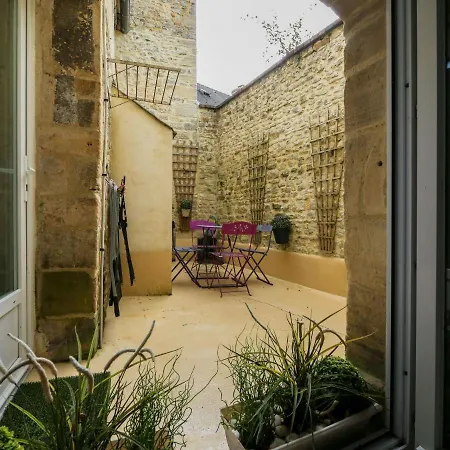 Lovely In With Courtyard & Heating Dom wakacyjny